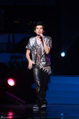 幻灯：周杰伦睽违三年巡演开唱 蔡依林送花篮祝贺