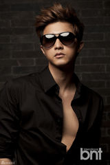 高清图：韩星金智勋拍写真 微露胸肌展致命诱惑