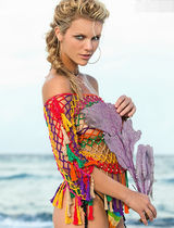 高清图：罗迪克娇妻热辣比基尼写真 身材火爆秀豪乳