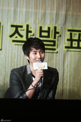 组图：《金子》发布 韩智慧携手延政勋谈情