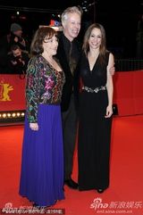 高清组图：《六楼的女人》首映礼 娜塔丽娅深V惊艳 