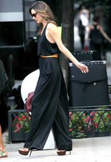 组图：超模米兰达-可儿服饰写真凸点上阵