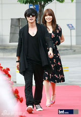 组图：少时秀英尹道贤接任《深夜TV演艺》主持人