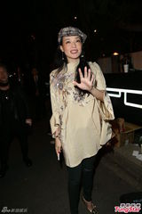 组图：舒淇王家卫现身张震婚礼引骚动