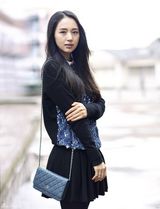 组图：董璇早春时尚街拍大秀美腿女王气场