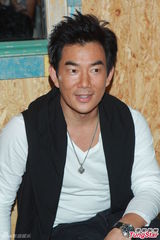 组图：任贤齐忆与陈升醉酒演出被太太责备