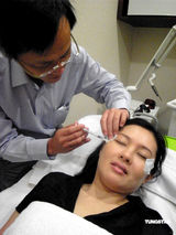 高清图：李丽珍打瘦脸针过程曝光 重塑俏丽容颜