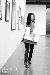 组图：朱杰最新时尚大片曝光 性感亮相活力无限