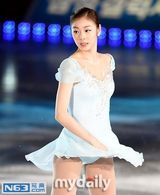 组图：韩国冰上公主金妍儿退役办纪念表演