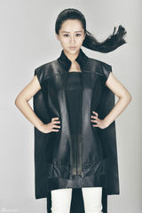 组图：杨紫【演员】朋克造型写真 皮衣帅气硬朗