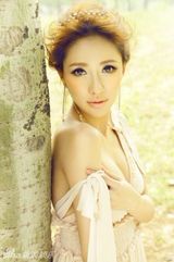 组图：李羲儿最新魅力写真流露清透娇美