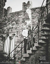 组图：艾薇儿宫廷黑暗风写真 黑纱蒙面气质冷艳