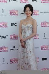 组图：张檬亮相美国独立精神奖 获媒体热捧