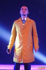 张国荣纪念演唱会 张敬轩雌雄同体梁朝伟深情