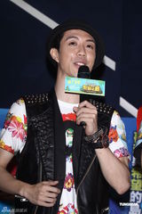 组图：JPM携机器猫做公益 第二张大碟筹备中