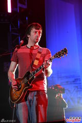 组图：英国乐队BLUR香港开唱 陈奕迅夫妇现身