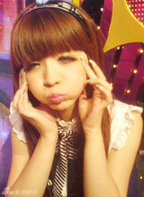 组图：柳岩美女主播搞怪 超囧“流氓兔”模仿秀