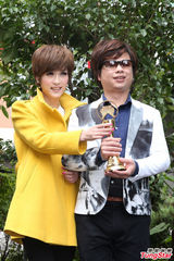 组图：王俊杰抵房发新片 情人节唱情歌遥祝老婆