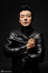 组图：于波质感大片冷峻不羁尽显酷男本色