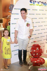 组图：陈豪未知胎儿性别 笑称宝宝旺父