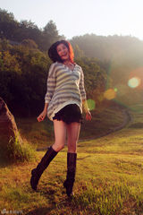 组图：《新亮剑》甄锡拍暖意写真自称喜欢挑战