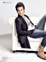 组图：丁子峻登杂志封面大展熟男魅力