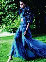 组图：摩纳哥王室二公主冷艳造型登《Vogue》