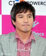 组图：朴赞京等出席韩国纪录片电影节发布会