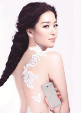 组图：阚清子登杂志封面 笑容甜美若小仙女