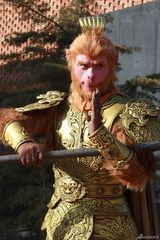 高清图：吴樾版齐天大圣造型曝光 似穿黄金圣衣