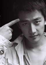 组图：人气小生黄轩写真 冷峻不羁的自由味道