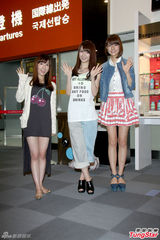 组图：AKB48访台被批不红 不影响三人心情