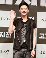 高清图：高修申河均宣传《高地战》 金玉彬红发抢镜