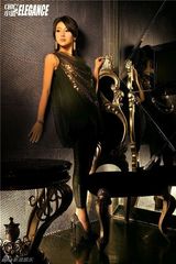 组图：甘薇妩媚写真 造型百变女人味十足