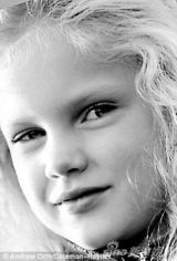 组图：泰勒-斯威夫特青涩旧照被指女大十八变