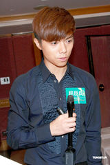 高清组图：郑嘉颖陈细洁邓萃雯黄百鸣出席品牌活动