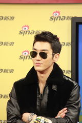 高清组图：SJ-M做客争开微博 玩转网络流行语