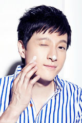 组图：夏凡变身阳光萌男诠释时尚与健康