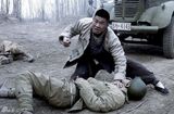 组图：《炮火》吴奇隆三兄弟血战沙场