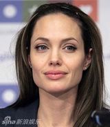 组图：女神朱莉心中的女神 其母珍贵旧照曝光