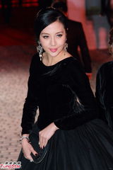 组图：曹光彪孙女办亿元堡垒婚礼齐聚名流