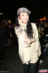 组图：舒淇王家卫现身张震婚礼引骚动