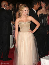 组图：斯嘉丽-约翰逊红毯各种美丽造型集锦