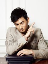 组图：吴奇隆卖萌鬼马9连拍 嘟嘴吐舌显萌主本色