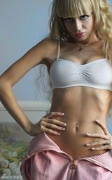 组图：俄罗斯女孩整形成真人芭比 艳照走红网络