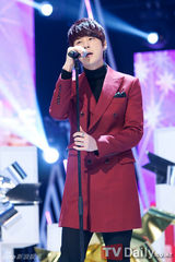 组图：《M Countdown》现场 f(x)圣诞装活泼可爱