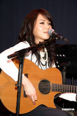 幻灯：蔡健雅生日与歌迷同乐 生日愿望开巡回个唱