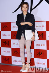 组图：李世英金素恩等众星捧场《刺》试映会