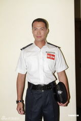 组图：谢天华等演员亮相新剧《潜行狙击》拜神仪式