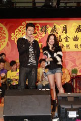 高清组图：众星出席《斗唱金曲迎新岁》活动